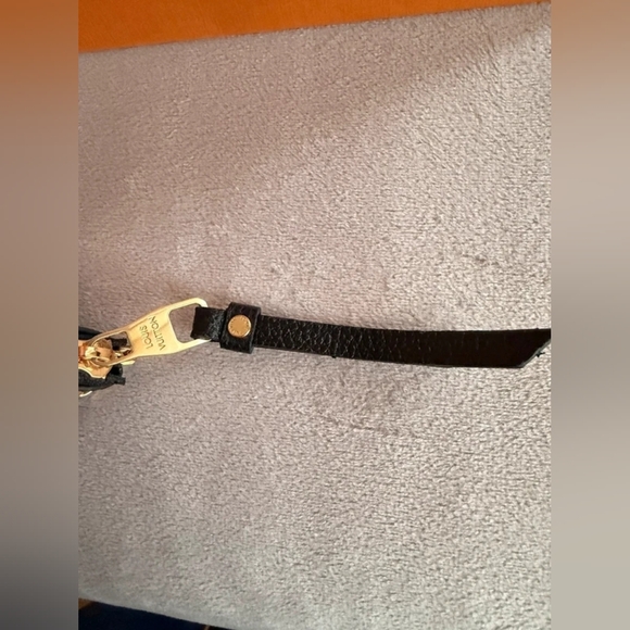 Louis Vuitton Key Pouch - Picture 5 of 7